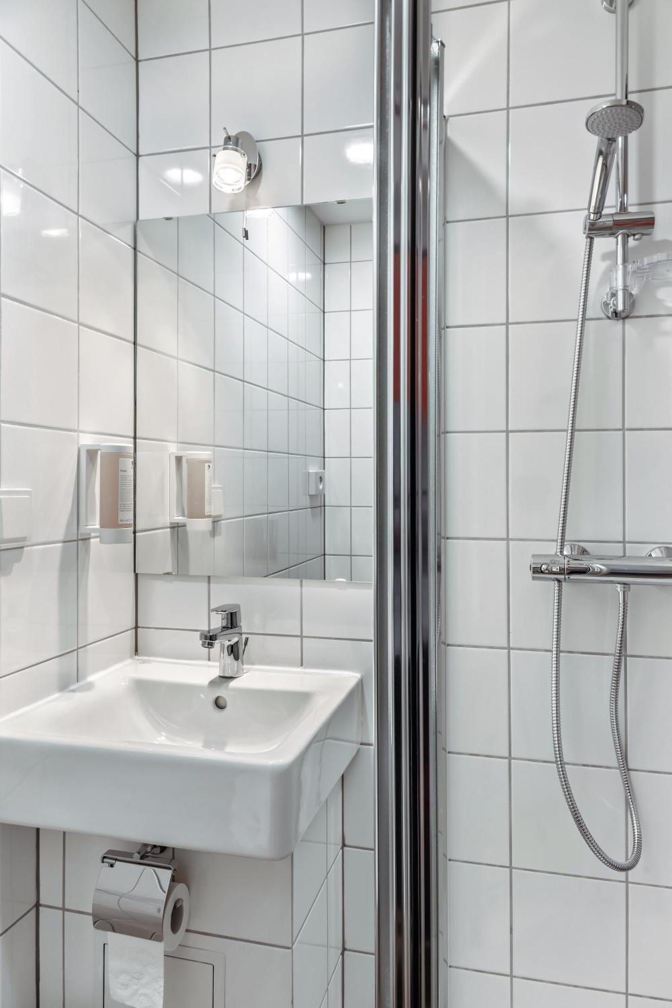 Augustus Hotel Bernkastel - Comfortable Budget Hotel エクステリア 写真