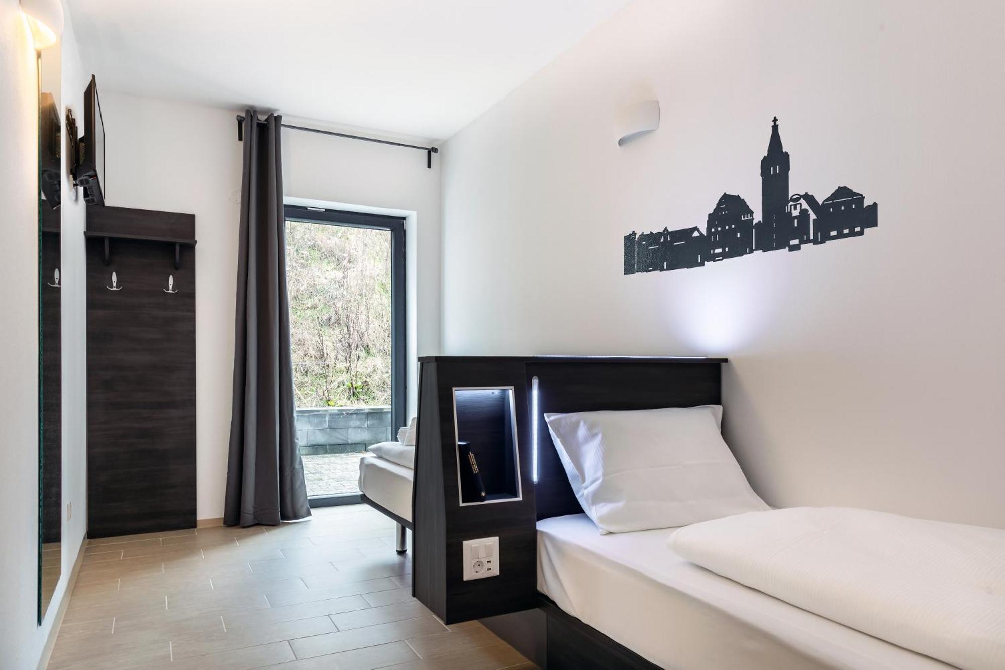 Augustus Hotel Bernkastel - Comfortable Budget Hotel エクステリア 写真
